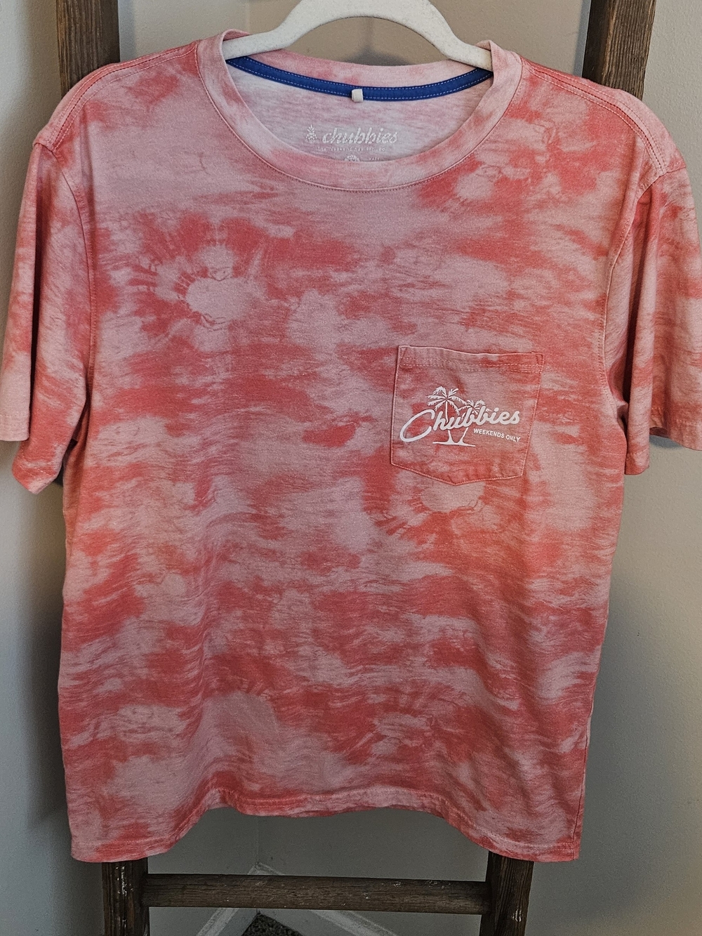chubbies Coral Tie-Dye Pocket Tee